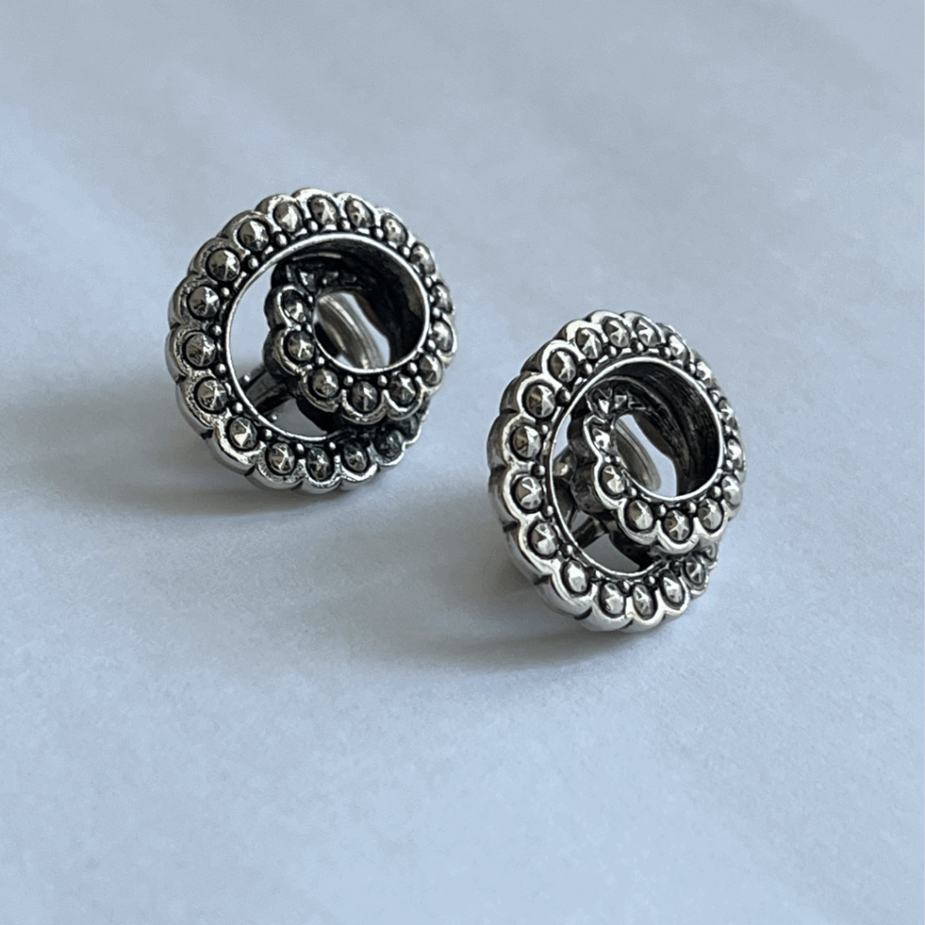 clutesy earrings