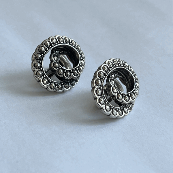 clutesy earrings