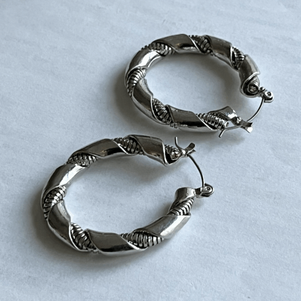 Lock Chain Hoops