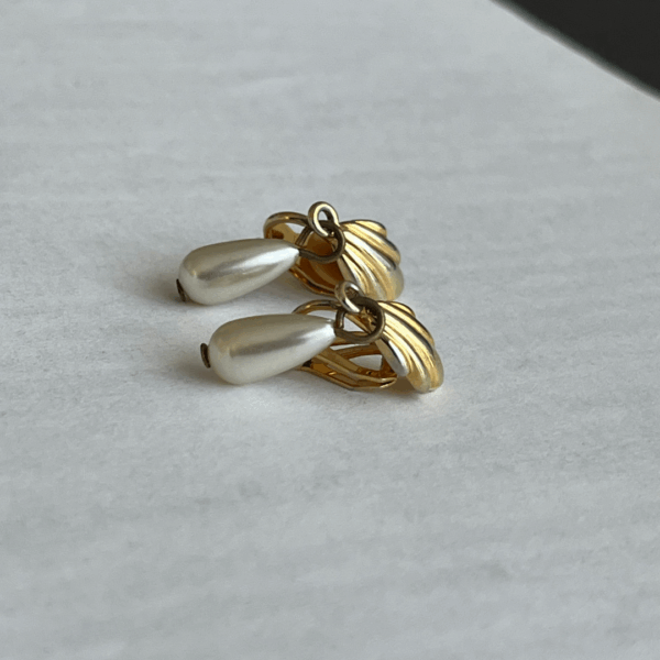 ushellc earrings - Image 2